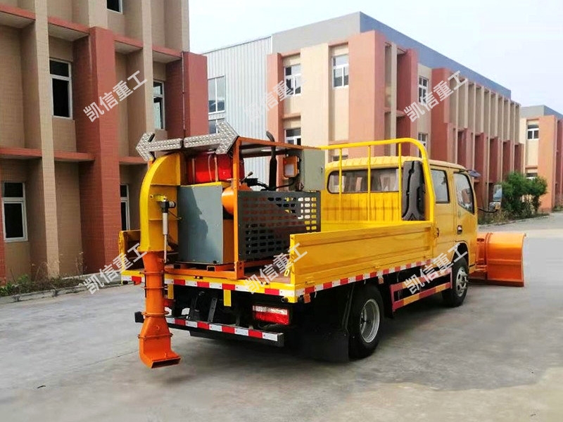 道路應(yīng)急吹風清掃車-帶公告